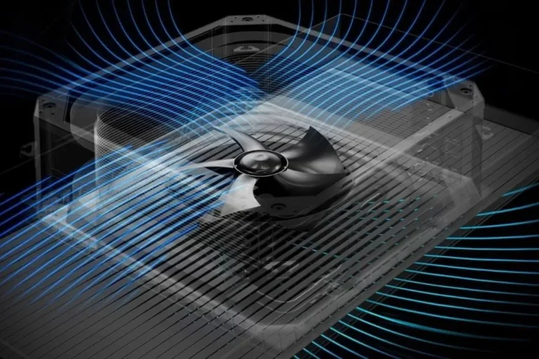 Fancoil sistemi iç ünitesi ve boru bağlantıları temiz ve bakımlı şekilde enerji verimliliği kontrol edilirken çekilmiş görüntü